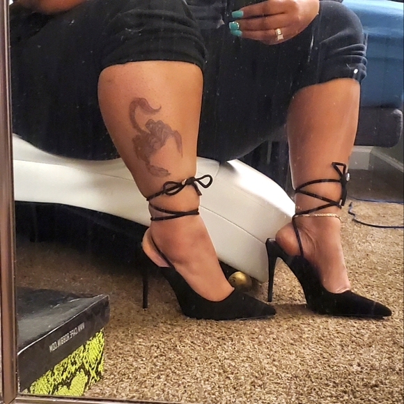 Fashion Nova Shoes - Black Pumps